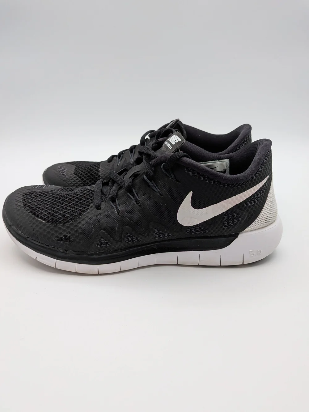 Nike Free 5.0 Black & White Running Shoes - Women's Sz 6.5